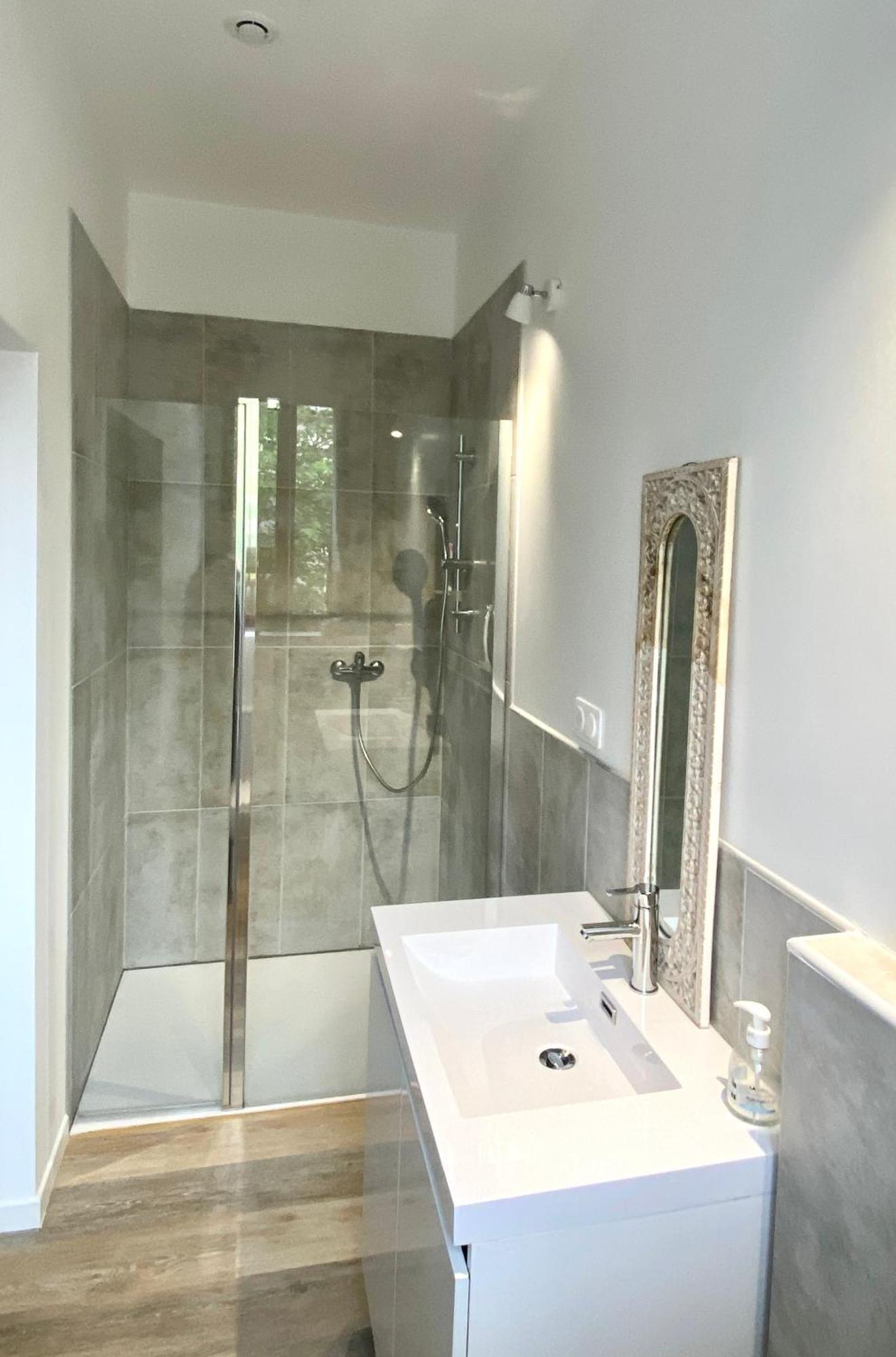 Espace Le Cheval Blanc Castelnau-le-Lez Bilik gambar