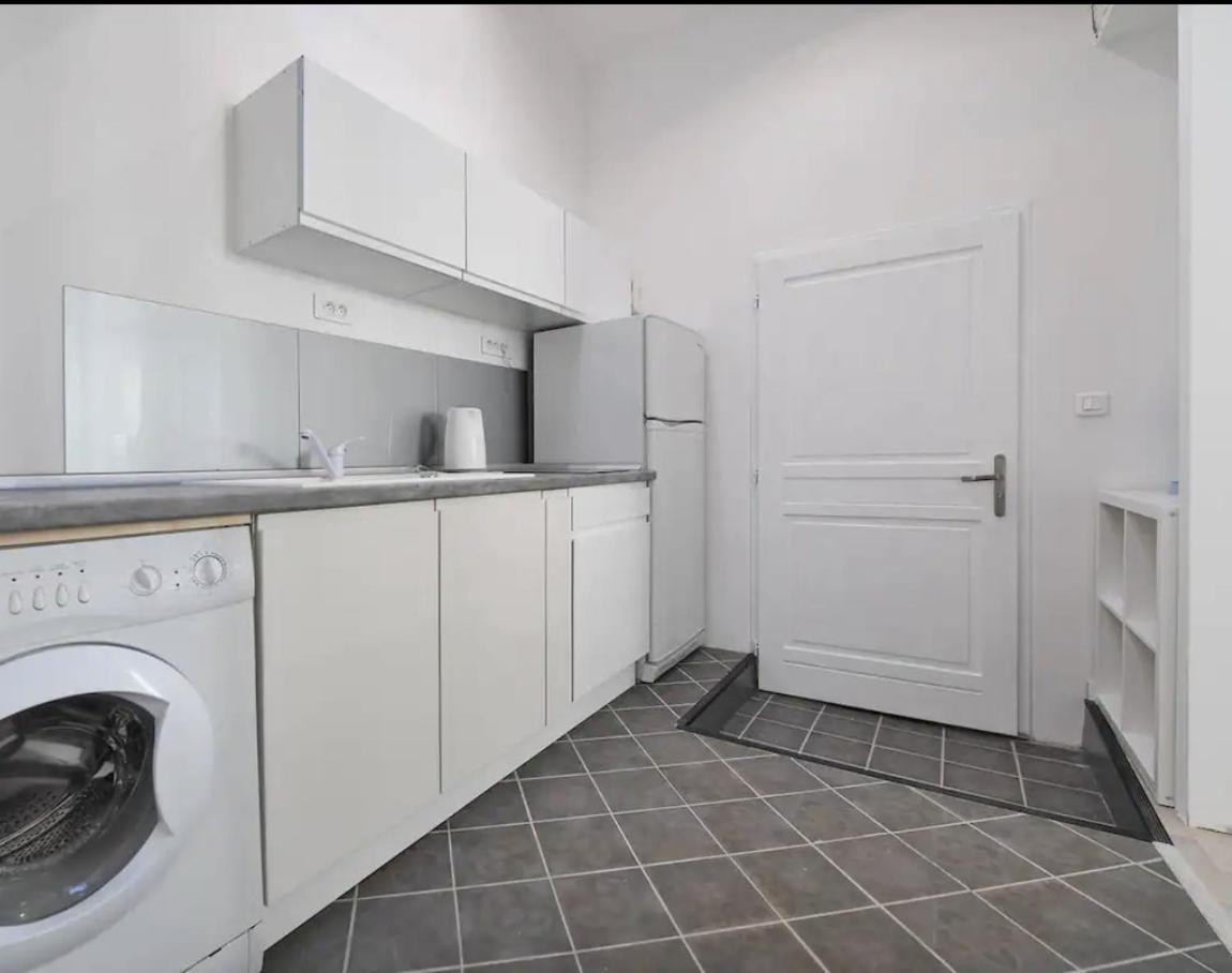 Espace Le Cheval Blanc Castelnau-le-Lez Bilik gambar